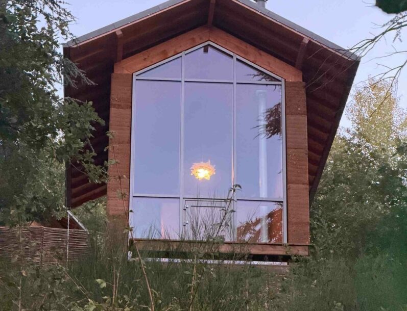 Lodge Air façade