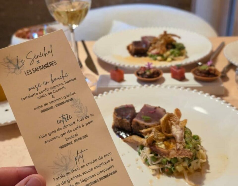 Menu de la table d'hôtes Le Sénéchal x Les Safranières : tataki de thon et mets gastronomiques – Sauveterre-de-Rouergue